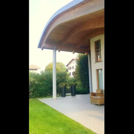 Pool House Vele Cristallo Nyaraló Colico